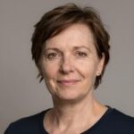 Счастливая клиентка Марина после индивидуальной экскурсии по Санкт-Петербургу от компании Экскурсии Окадолина